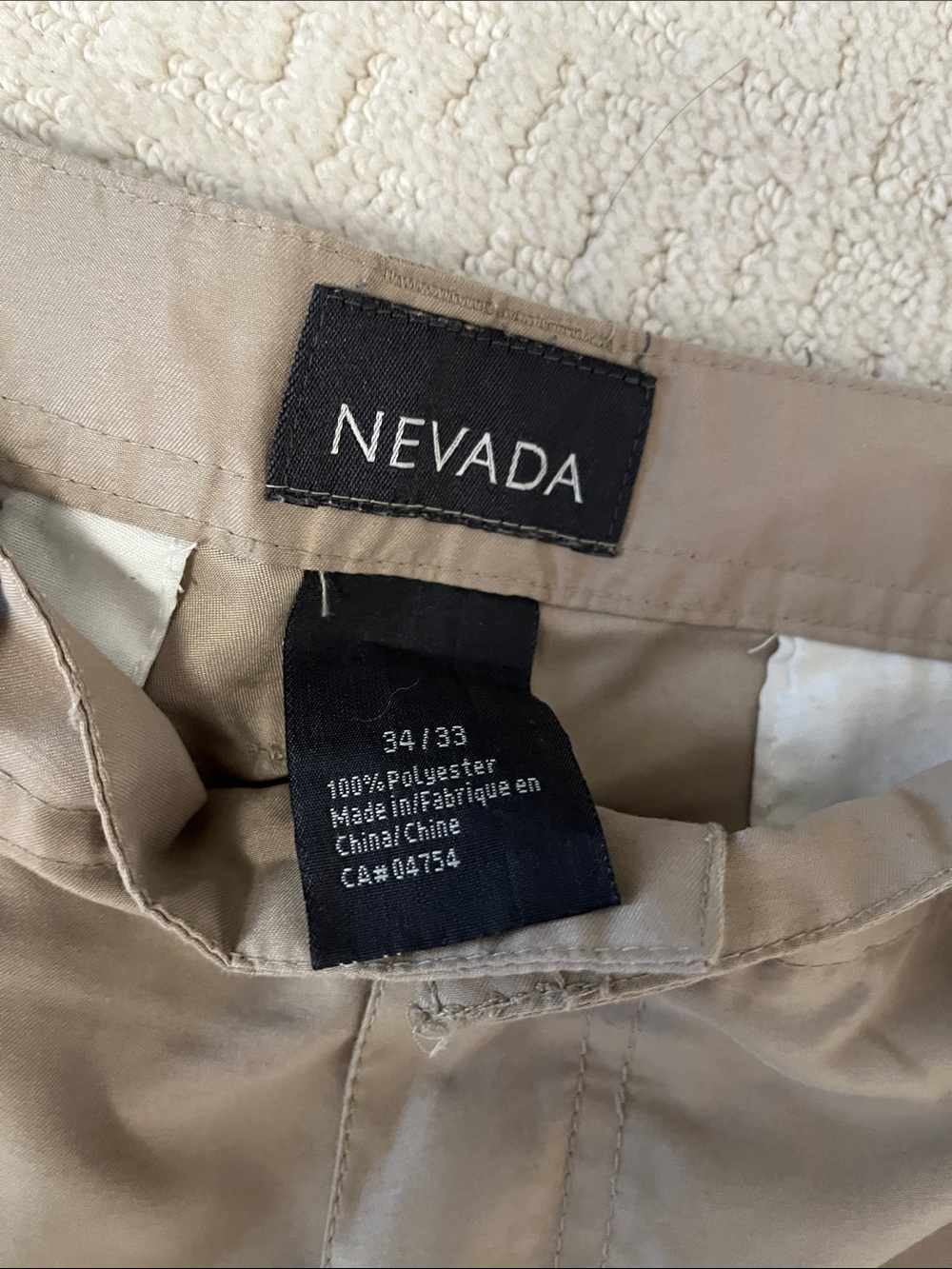 Nevada Men’s Cargo Shorts Sz 34/33 Tan Khaki Pockets Adjustable Baggy Y2K Camp - Picture 2 of 7